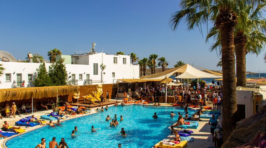 Sapphire Beach Club Hotel 3 Gece 4 Gün