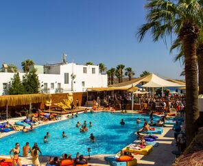 Sapphire Beach Club Hotel 4 Gece 5 Gün